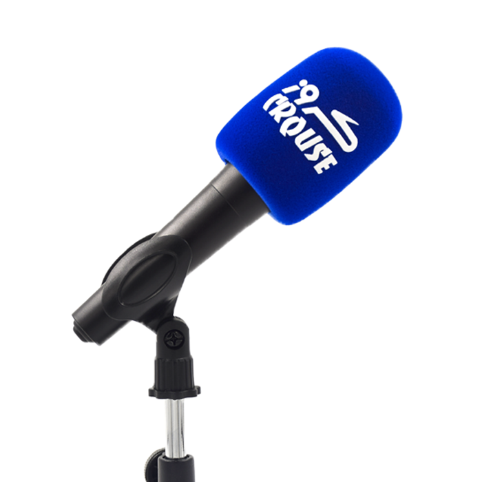 ماکت میکروفون همراه با ابر